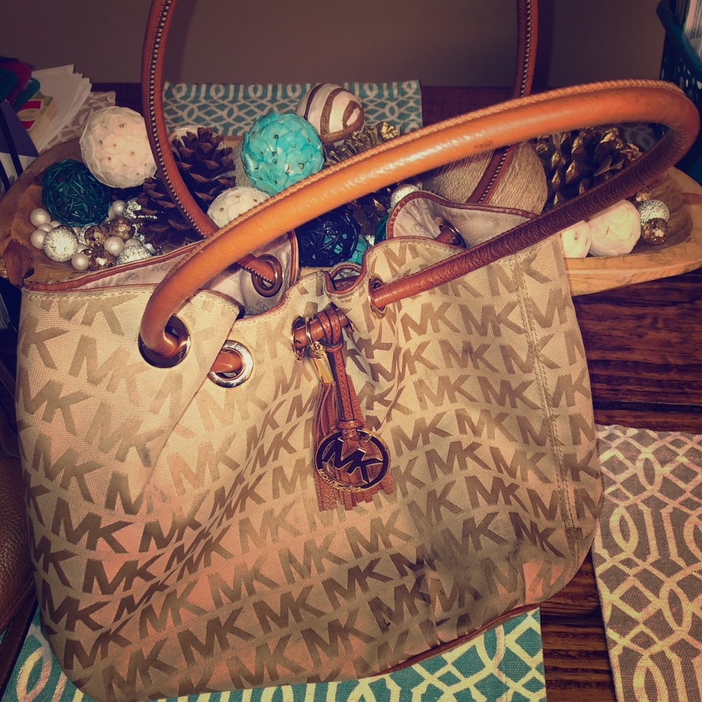 MK PURSE